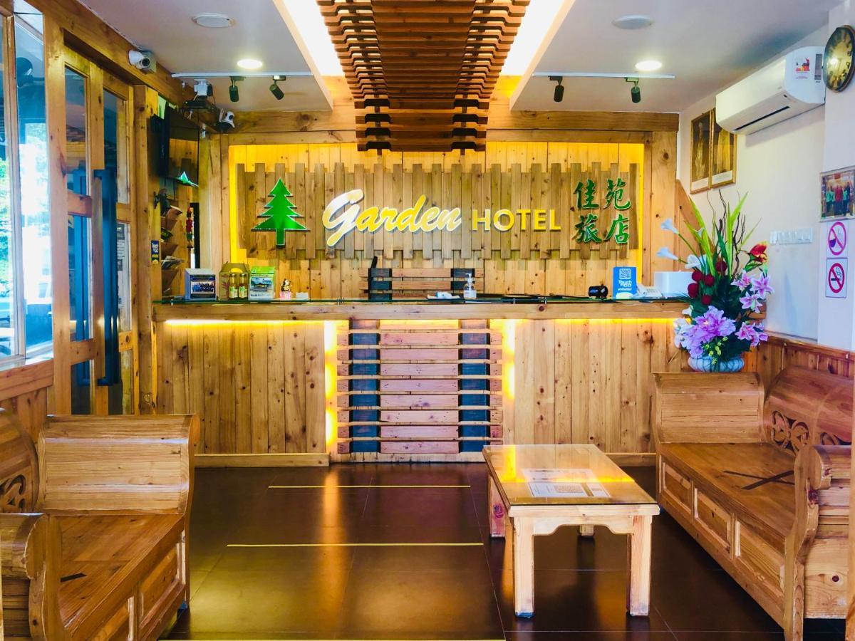 Semerah Garden Hotel Pontian Kecil Esterno foto