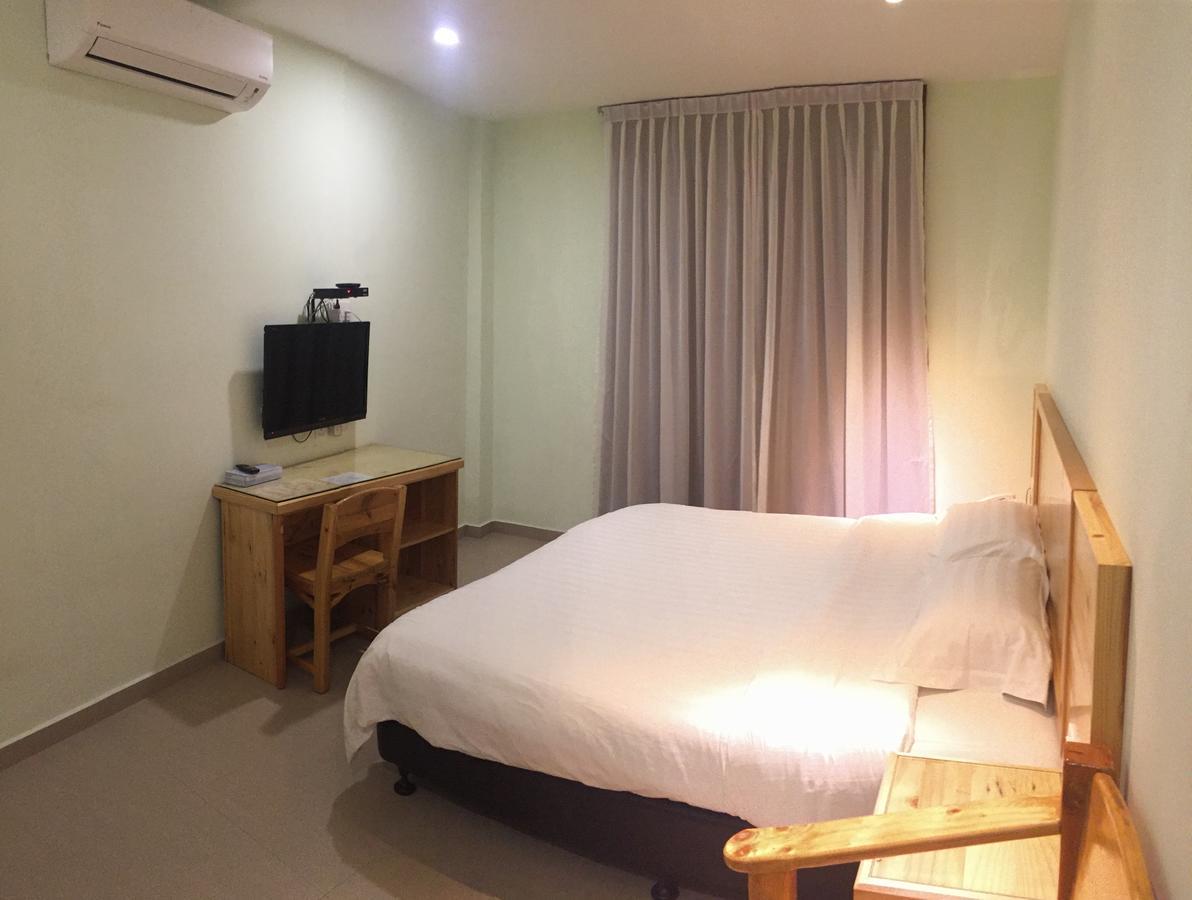 Semerah Garden Hotel Pontian Kecil Esterno foto