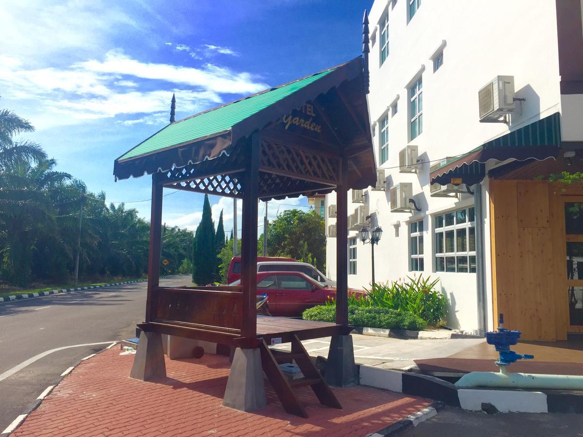 Semerah Garden Hotel Pontian Kecil Esterno foto