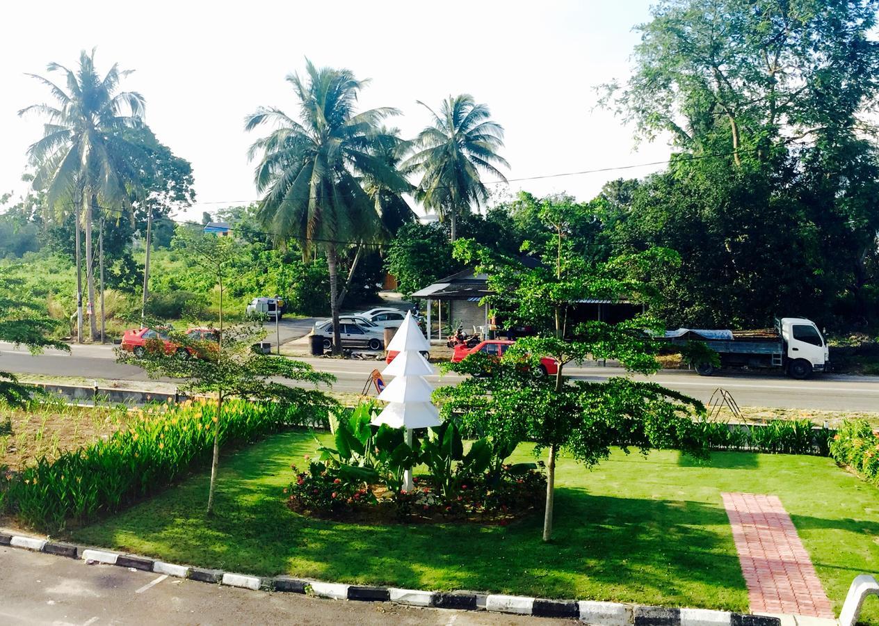 Semerah Garden Hotel Pontian Kecil Esterno foto
